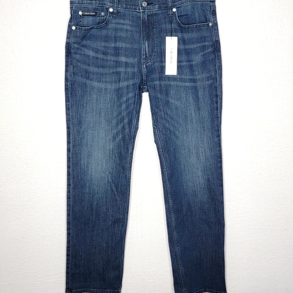 New With Tags!! Men's Calvin Klein Jeans Straight‎ Fit Size 34X32.  #550